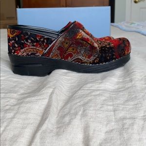 Dansko vegan Patterned Clogs